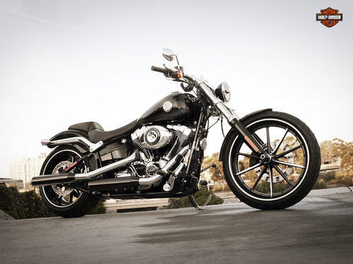 Harley-Davidson Breakout customized