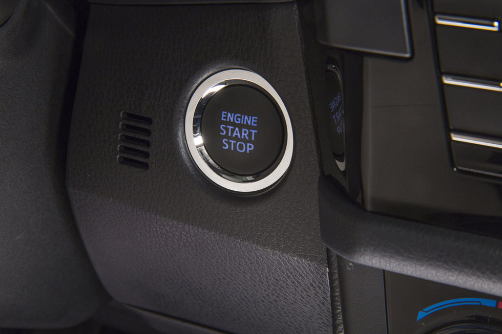 Toyota Corolla Norteamericano detalle botón de arranque