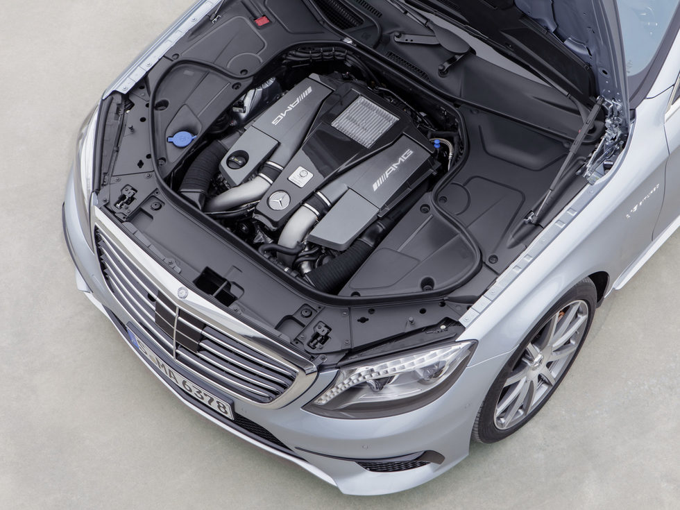 Mercedes Benz S63 AMG (W222) detalle del motor