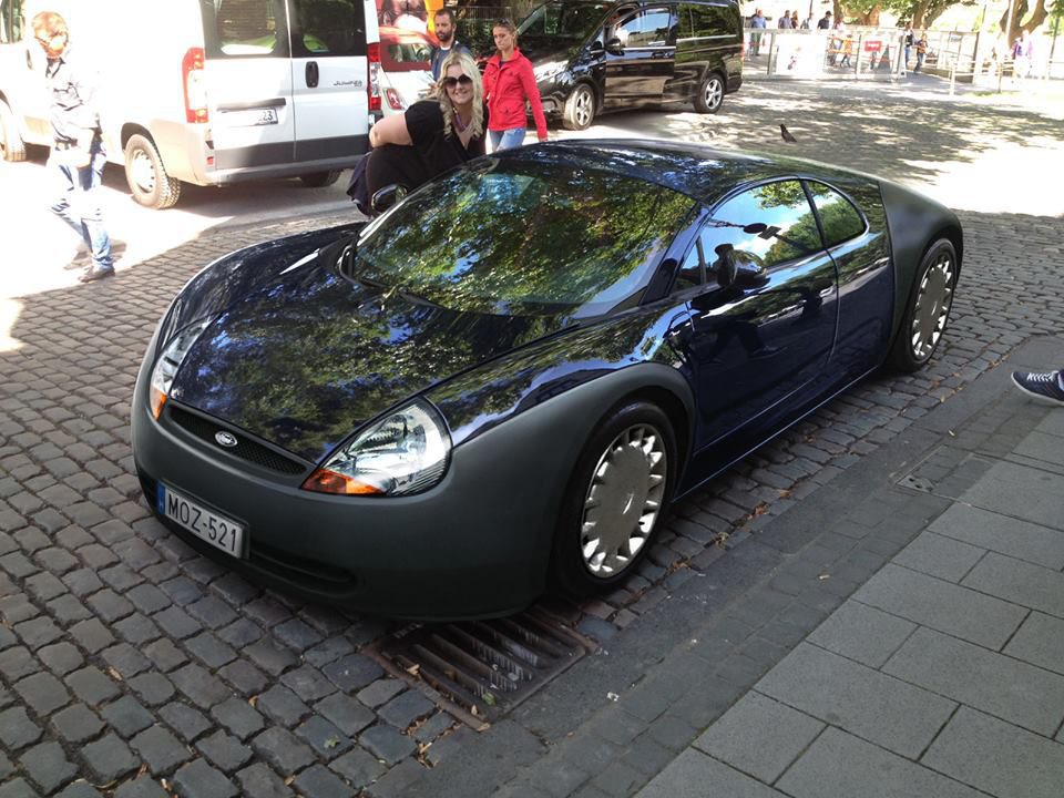 Híbrido entre el Bugatti Veyron y el Ford KA