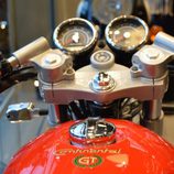 Royal Enfield Continental GT - panel