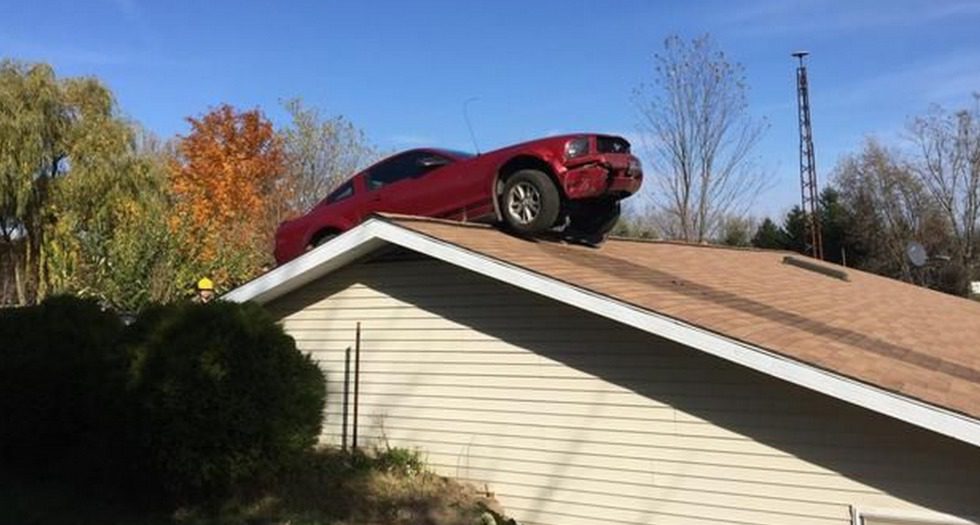 Ford Mustang aparca tejado