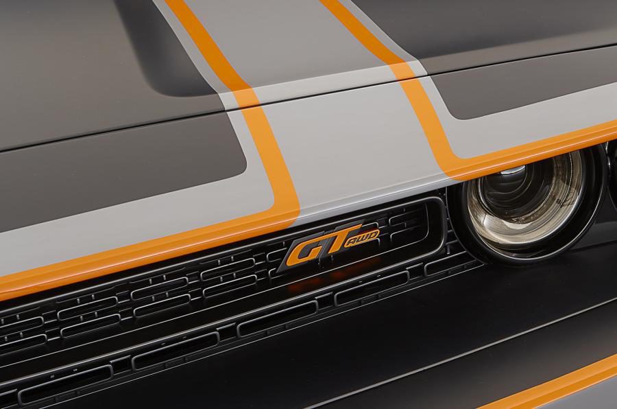 Dodge Challenger AWD 2015 - detalle