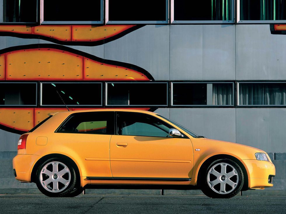 Audi S3 1.8T 210 CV - side
