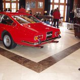 Ferrari 365 GT 2+2 - lado