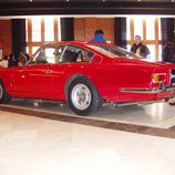 Ferrari 365 GT 2+2 - vista lateral