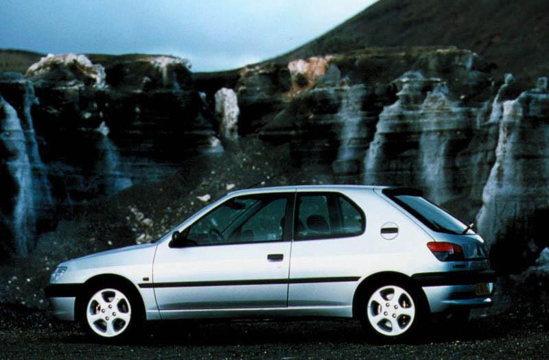 Peugeot 306 XSI: Lateral