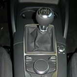 Audi A3 Sedan: Detalle palanca de cambios