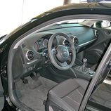 Audi A3 Sedan: Detalle acceso al puesto del conductor