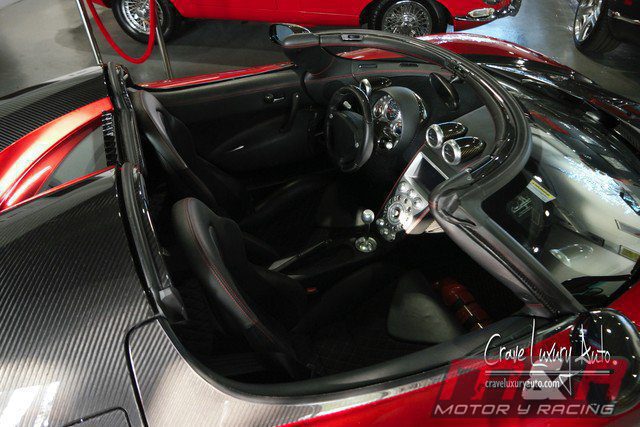 Habitáculo negro del Koenigsegg CCX