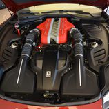 El enorme motor V12 del GTC4Lusso
