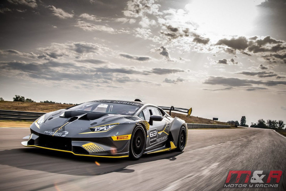 Lamborghini presentó el deportivo Huracán Súper Trofeo EVO