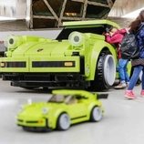 Lego luce un 911 a escala en el museo de Porsche