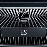 Lexus presentó el ES en Pekín