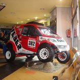 Smart Buggy Dakar 2013 - Exposición tres cuartos frontal plano abierto