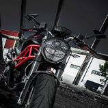 Ducati Monster 796 - frontal