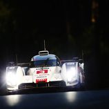 Los faros láser del Audi #3 en la noche de Le Mans