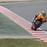 Aleix Espargaró exprimiendo su montura tras la curva 5