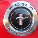 Ford Mustang 1964 - logo