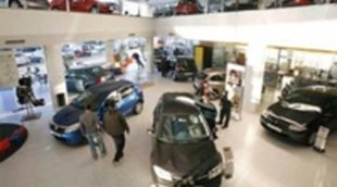 Las familias españolas destinan un 35% de sus gastos anuales a la compra de un coche