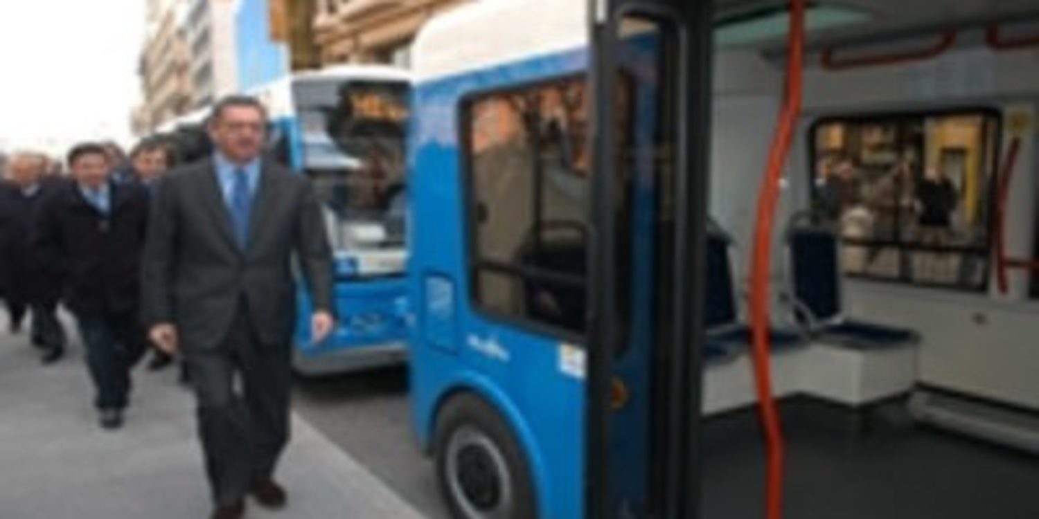 Gallardón anuncia que el diésel "pasará a ser historia" en los autobuses de Madrid