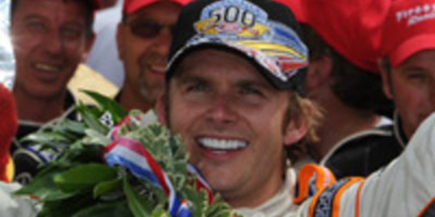 Dan Wheldon muere tras un grave accidente en la IndyCar