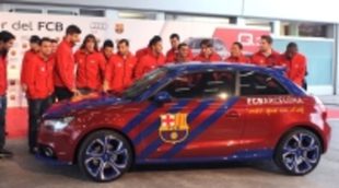 La plantilla del FC Barcelona recibe los nuevos Audi de esta temporada