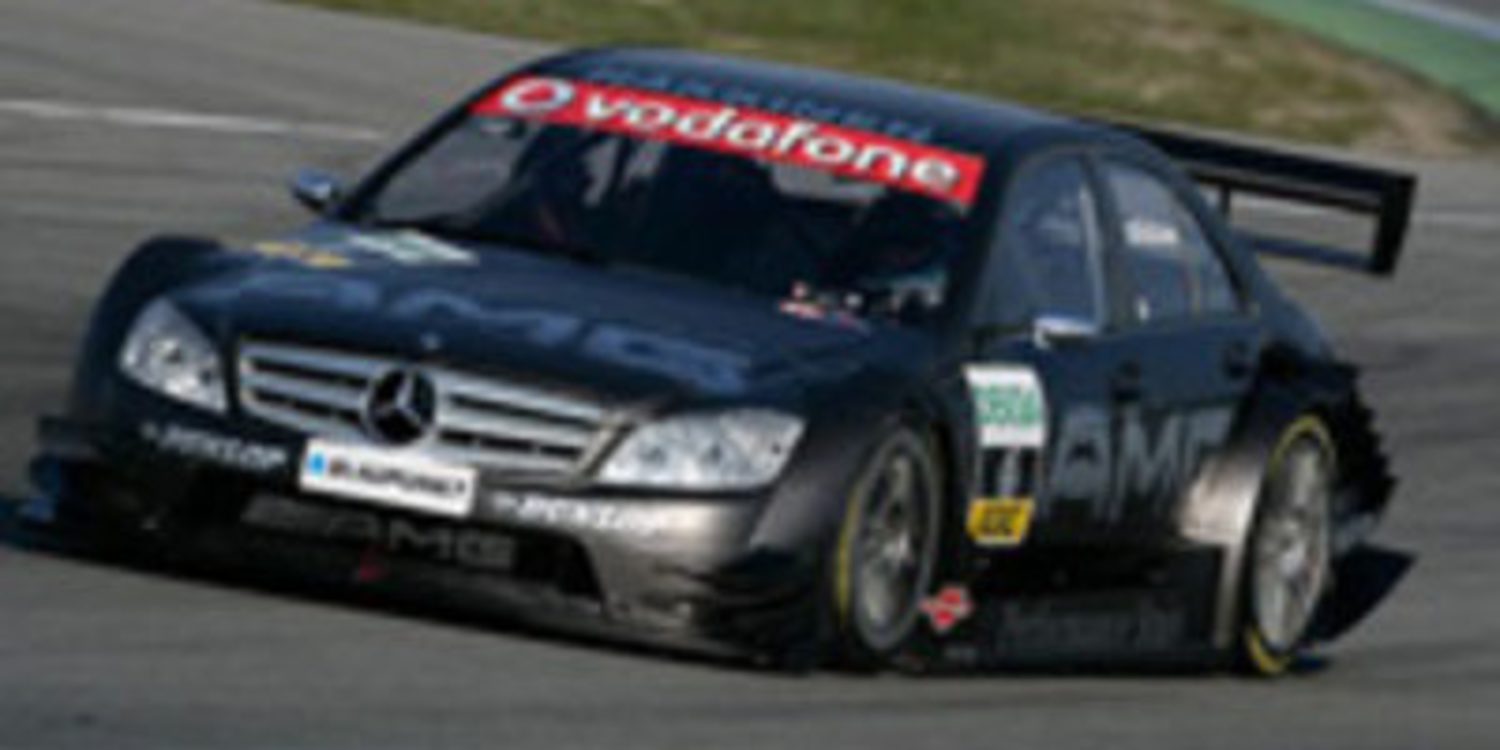 Mika Häkkinen prueba el Mercedes C-Coupe por segunda vez