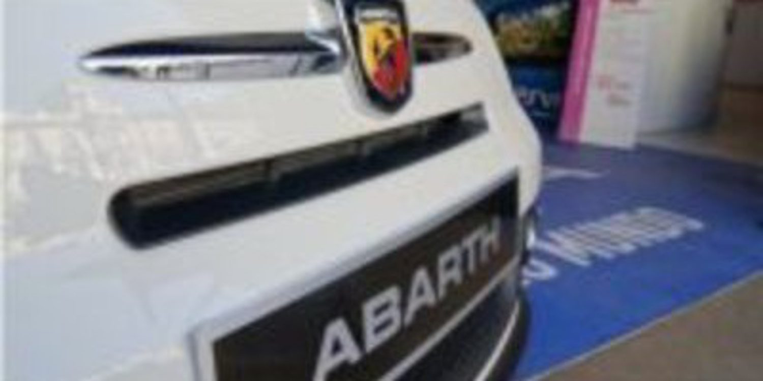 El piloto Albert Llovera responde a nuestras preguntas sobre el Fiat 500 Abarth Vita