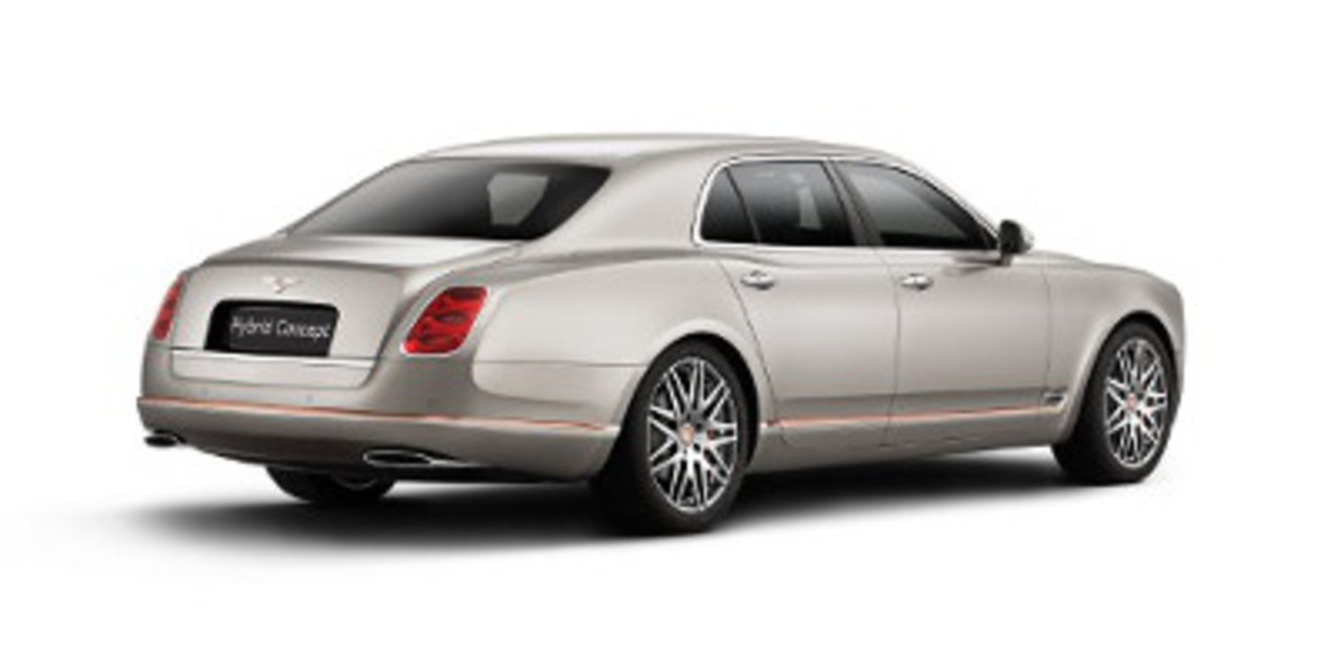 Bentley presenta en Beijing su primer híbrido