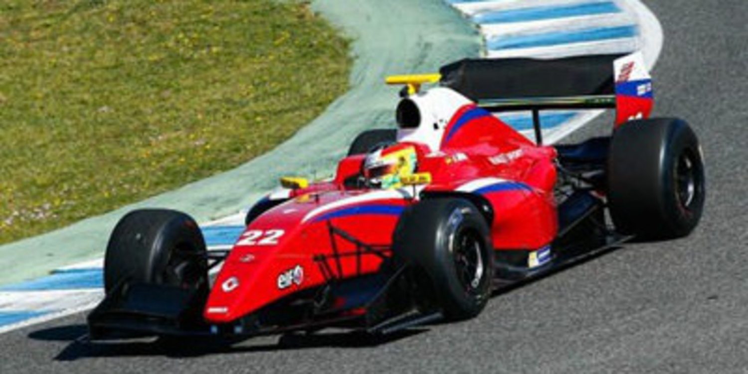 Roberto Merhi una carrera más en Formula Renault 3.5
