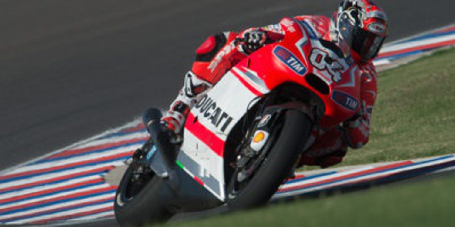 Tres neumáticos delanteros para MotoGP en todo 2014