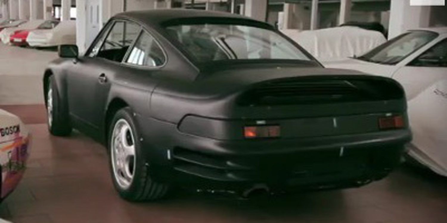 Porsche desvela un prototipo del 911 con motor V8