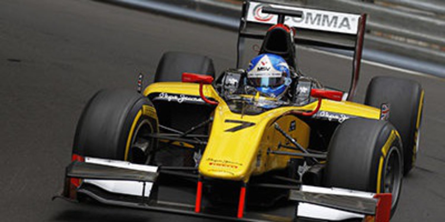 Jolyon Palmer al frente en los libres de Mónaco
