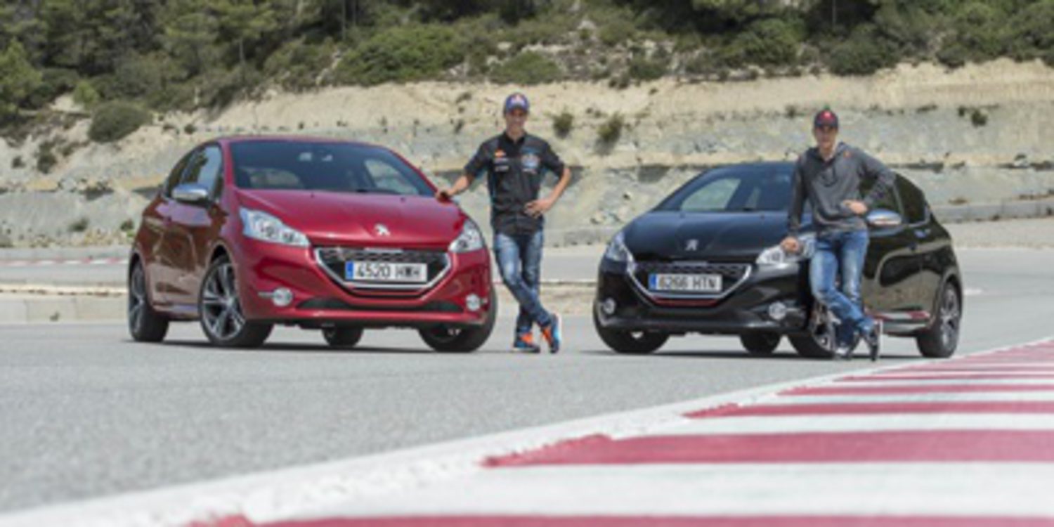 Alex Rins y Maverick Viñales embajadores de Peugeot
