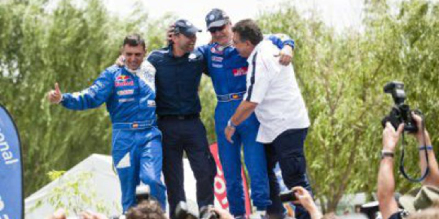 Lucas Cruz y Carlos Sainz se reunen en el Dakar 2015