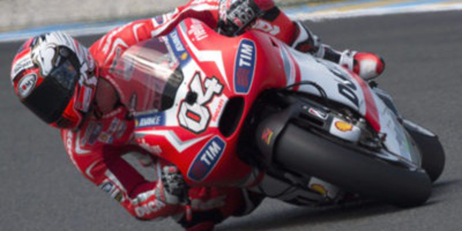 Andrea Dovizioso renueva por dos años con Ducati