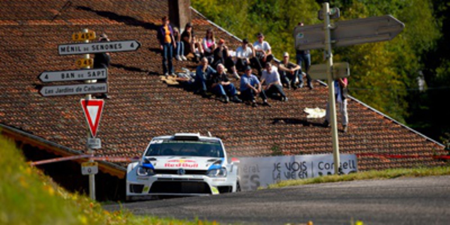 Jari-Matti Latvala sigue cimentando la victoria en el Rally de Francia