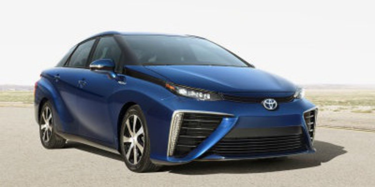 Toyota Mirai, el futuro sedán con pila de hidrógeno