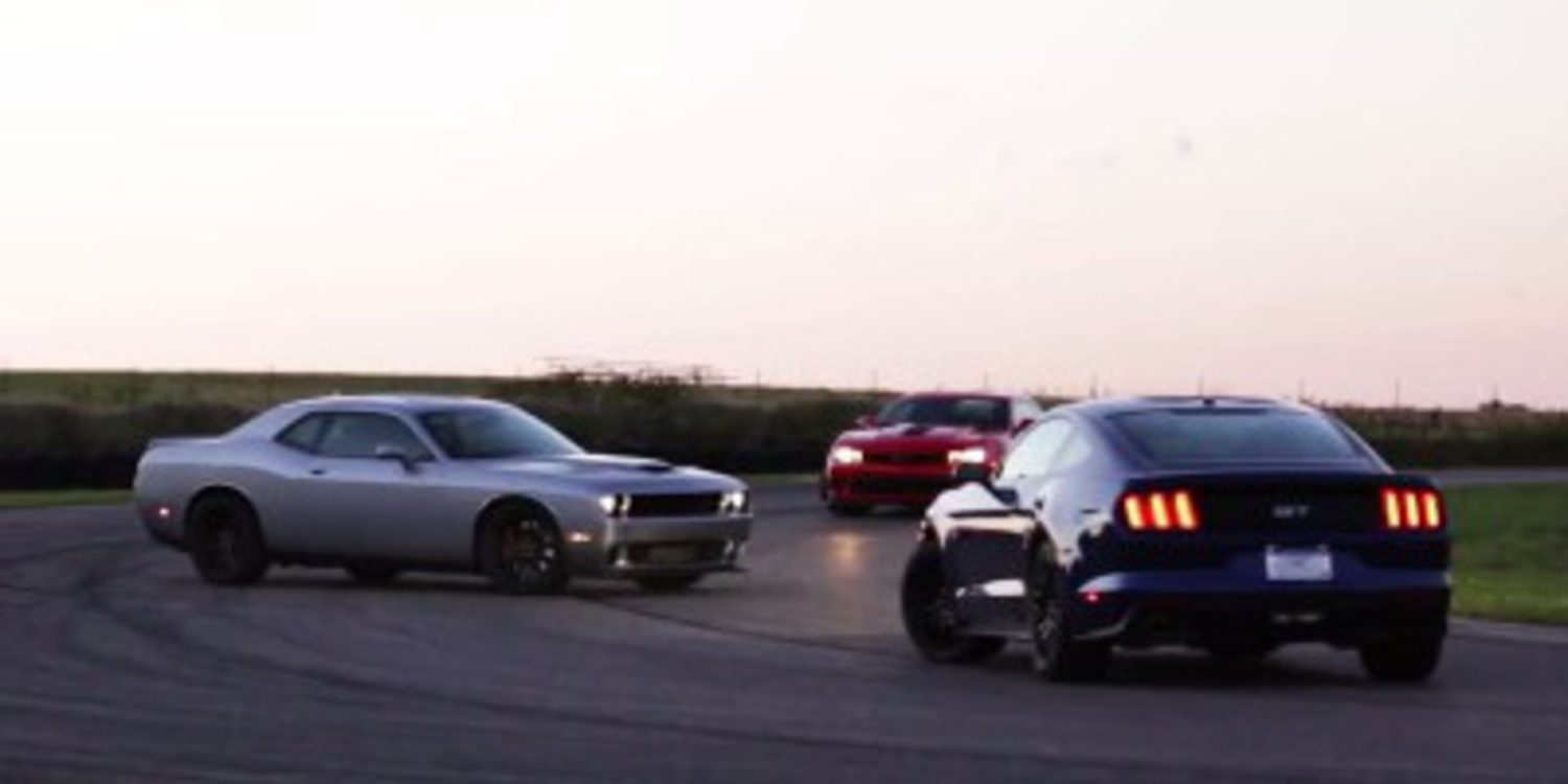 Enfrentados Challenger SRT Hellcat contra Camaro Z28 y Mustang GT