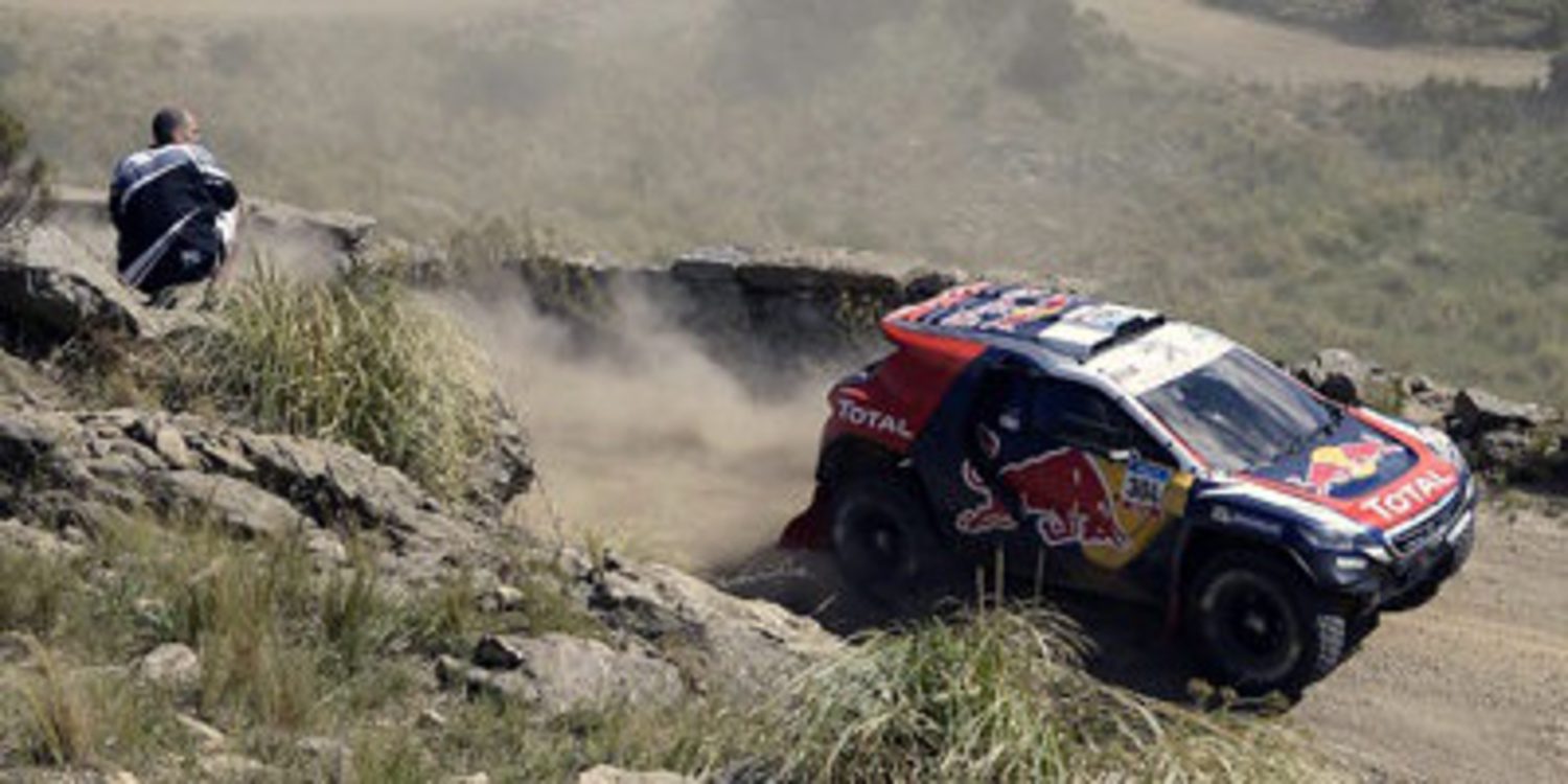 Dakar 2015: Un vuelco deja a Carlos Sainz fuera en la quinta etapa
