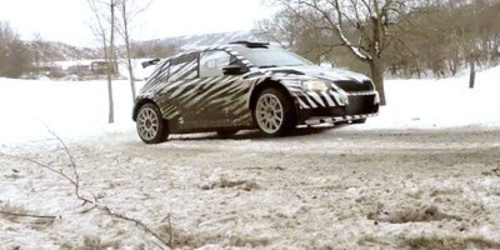 Jan Kopecký prueba el Skoda Fabia R5 sobre nieve