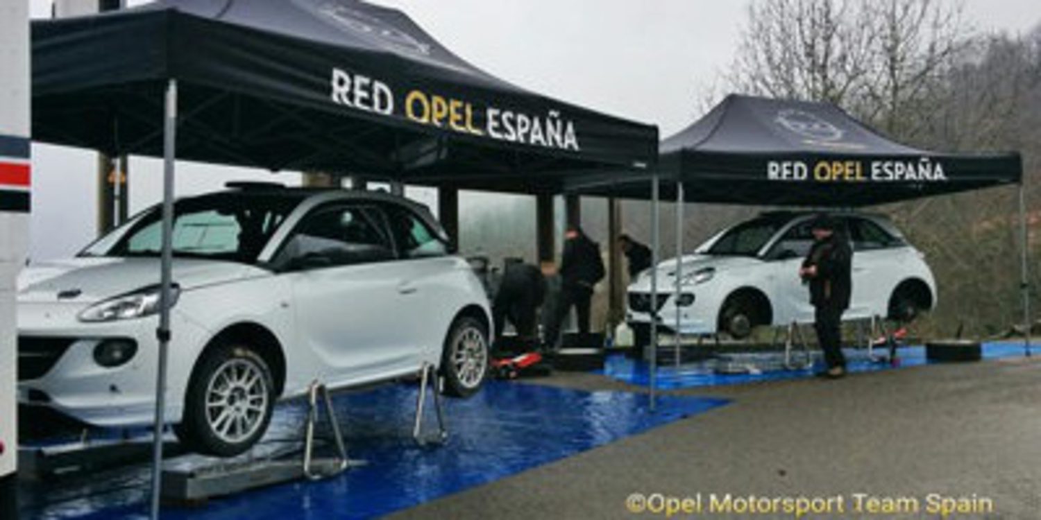 Opel Motorsport sigue de test con Vallín y Ángela Vilariño