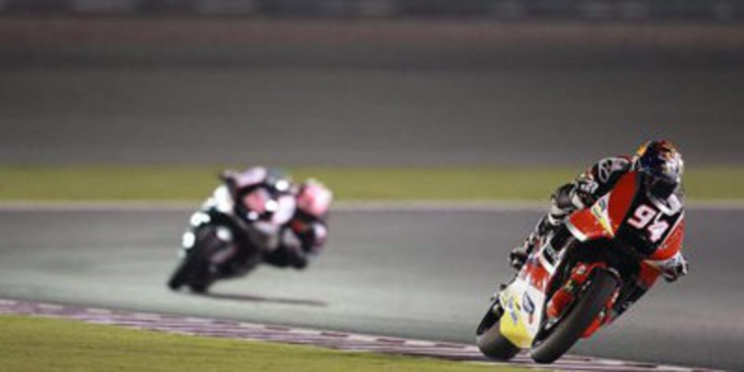 Jonas Folger se estrena con victoria de Moto2 en Doha