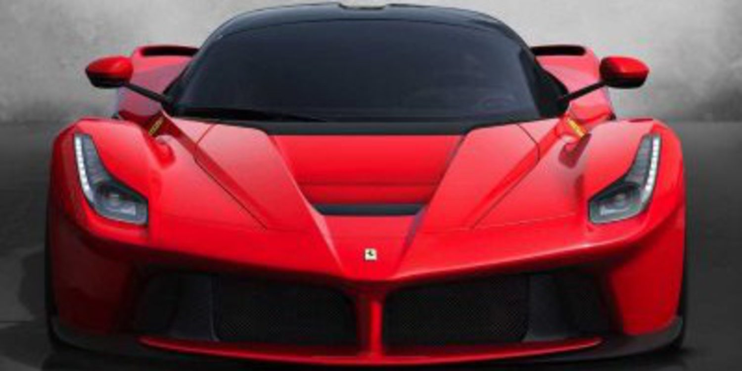 El Ferrari LaFerrari rueda en el circuito de Top Gear