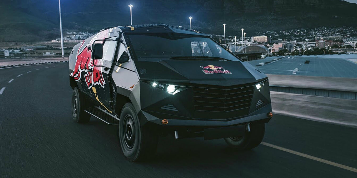 Red Bull revela Land Rover inspirado en Jet F-22 Raptor