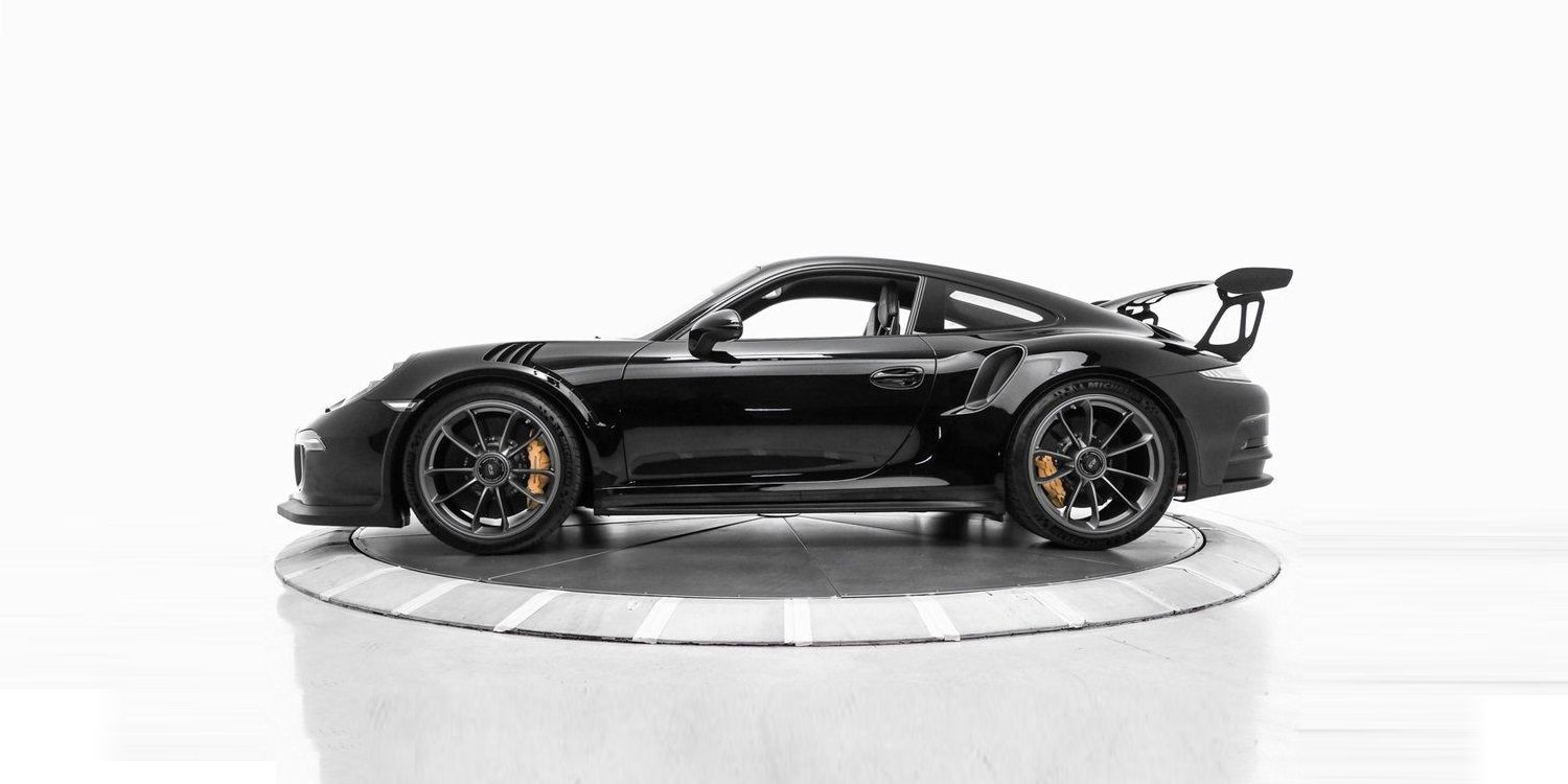 Diabólico Porsche 911 GT3 RS completamente negro