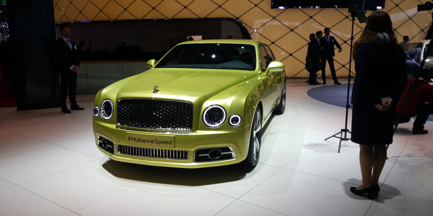 Bentley lleva al Salón de Ginebra dos berlinas de superlujo