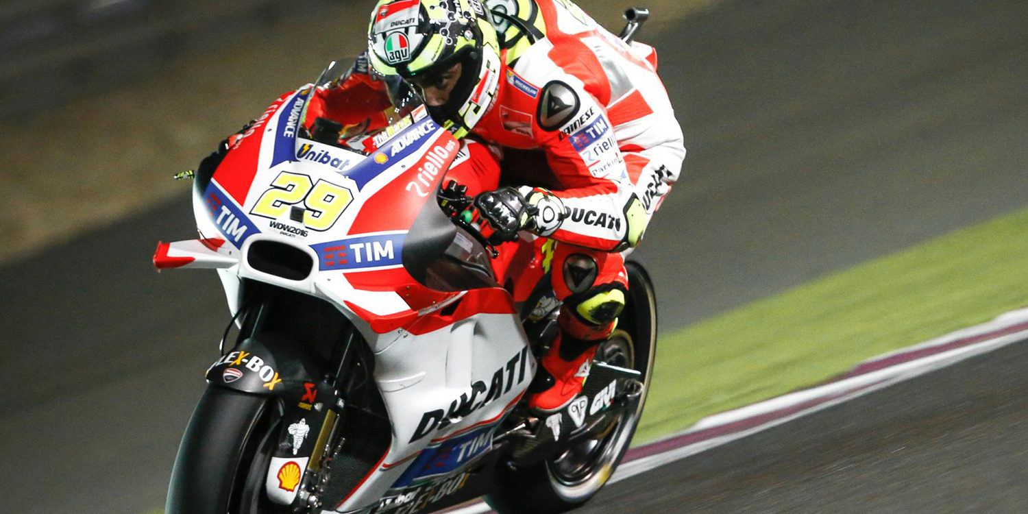Iannone domina las dos sesiones del viernes en MotoGP