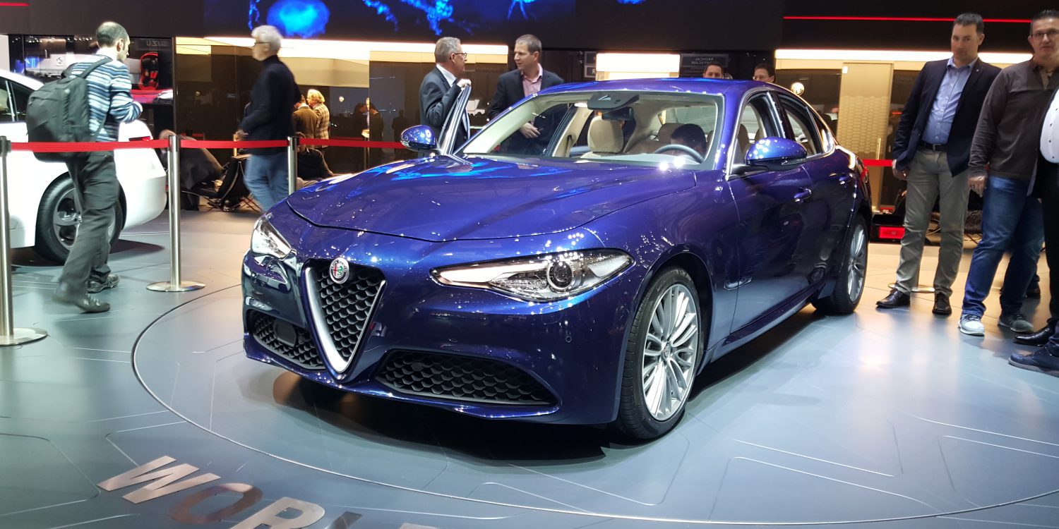 El primer Alfa Romeo Giulia sale de la línea de producción